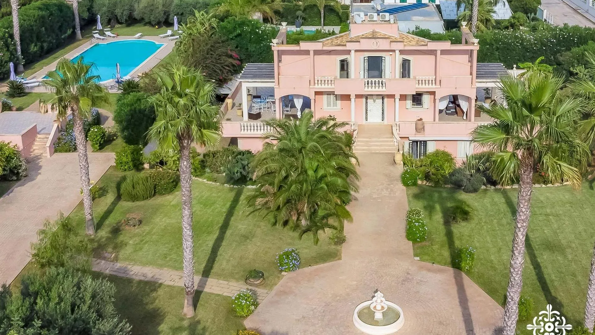 Villa Festosa - Luxury Retreat By The Beach Villaggio Azzurro