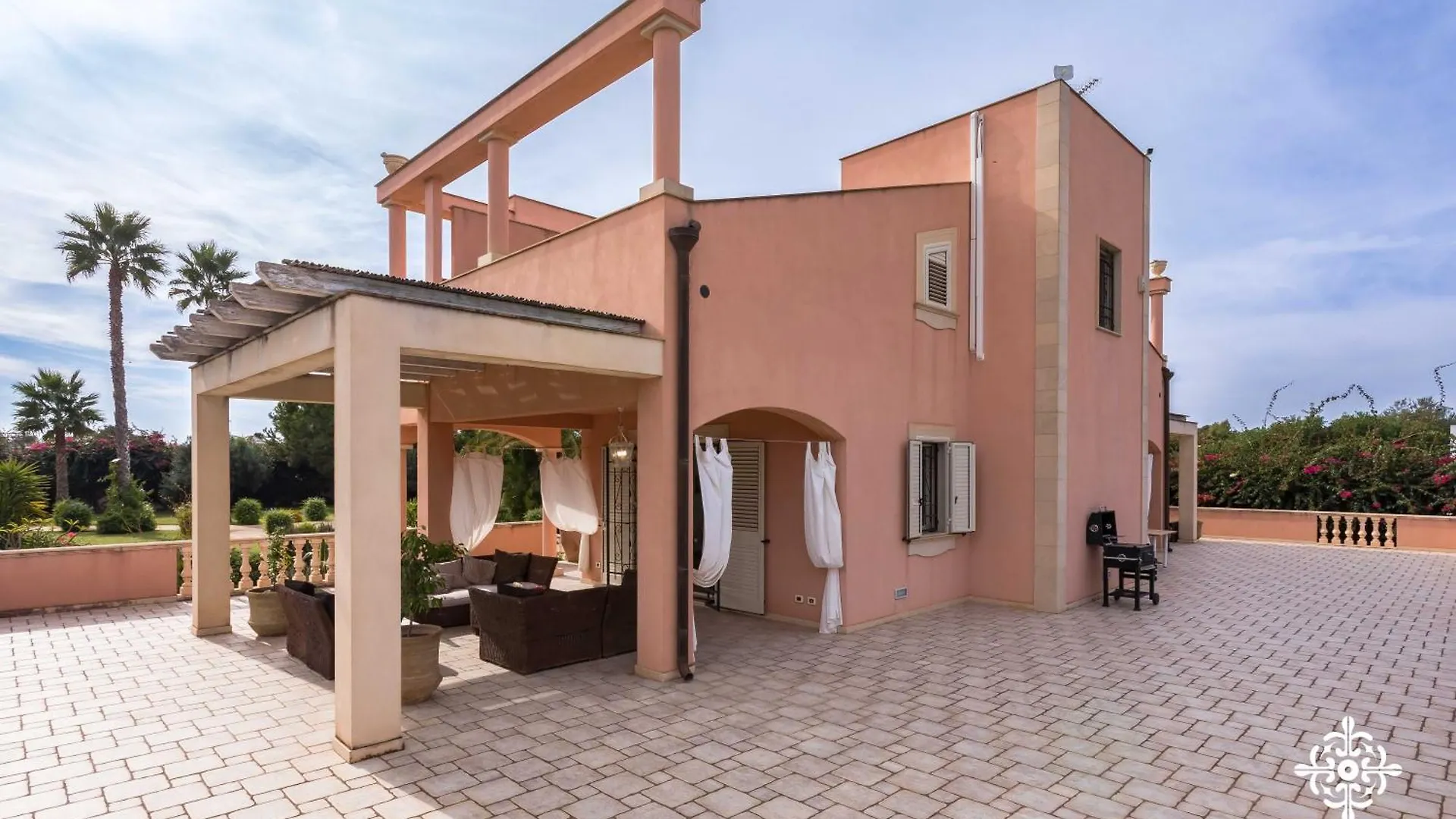 Villa Festosa - Luxury Retreat By The Beach Villaggio Azzurro